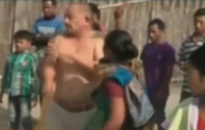 Εδειραν πολιτικό στην Ινδία για το βιασμό γυναίκας