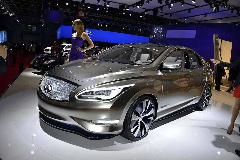 Διεθνής Έκθεση Αυτοκινήτου – Παρίσι 2012: Infiniti LE Concept