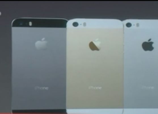 Δύο νέα iPhone ανακοίνωσε η Apple