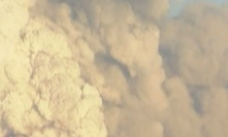 «Βρέχει» στάχτη στην Ισλανδία