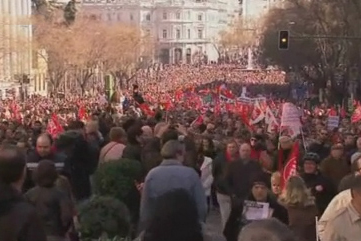 «Βούλιαξε» το κέντρο της Μαδρίτης από τις ογκώδεις διαδηλώσεις