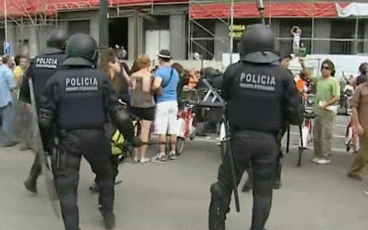 Συγκρούσεις αστυνομικών με «αγανακτισμένους» στη Μαδρίτη