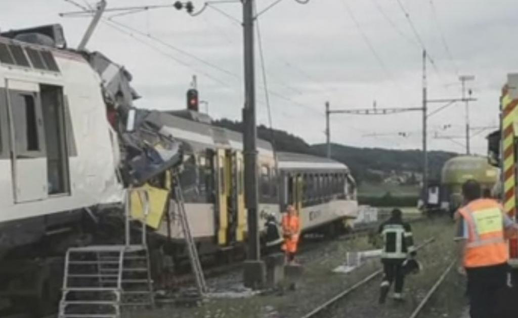 Νεκρός ο οδηγός του τρένου στην Ελβετία, 35 οι τραυματίες