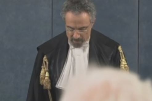 Σε έναν χρόνο φυλάκιση καταδικάστηκε ο Μπερλουσκόνι