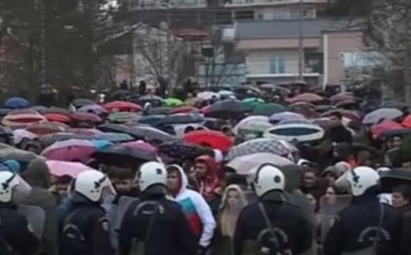 Εισβολή διαδηλωτών στην Γαλακτοκομική Σχολή Ιωαννίνων