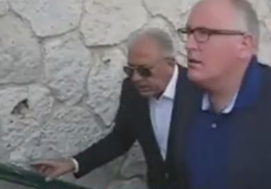 Κως: «Αγανακτισμένοι» αποδοκίμασαν Αβραμόπουλο – Τίμερμανς