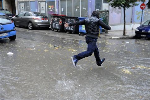 Εντονες βροχές και καταιγίδες μέχρι Σάββατο απόγευμα