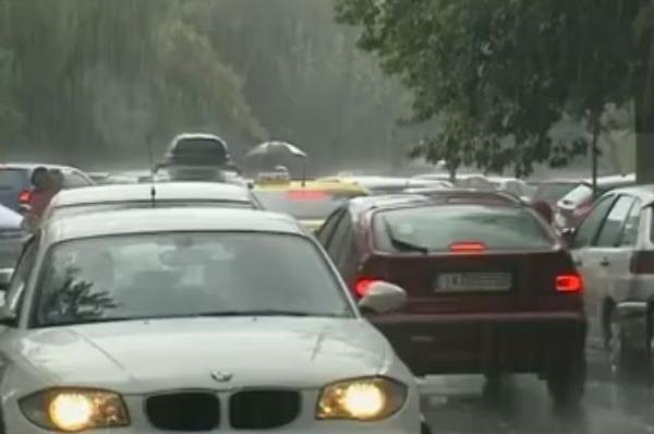 Προβλήματα στα βόρεια προάστια από την νεροποντή