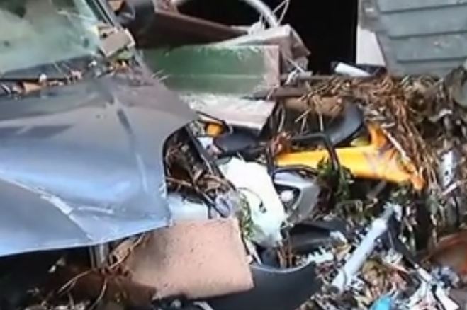 Έντονη βροχόπτωση στην Αττική – ορμητικά νερά αναποδογύρισαν αυτοκίνητα