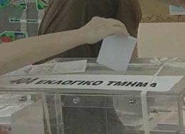 Με το βλέμμα στις κάλπες τα μηνύματα των πολιτικών αρχηγών