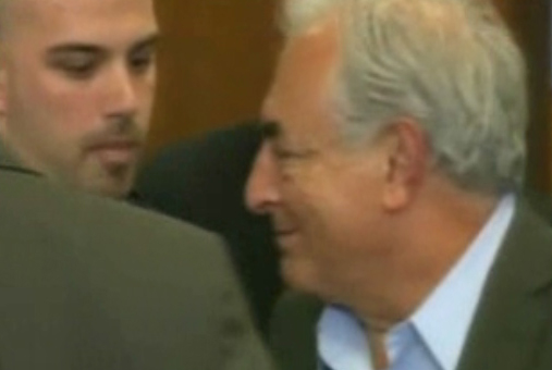 «Ελεύθερος» ο Στρος-Καν με εγγύηση 6 εκατ. δολάρια