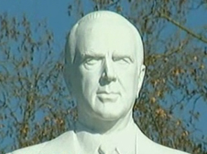 Αποκαλυπτήρια τη Δευτέρα του ανδριάντα του Κωνσταντίνου Καραμανλή στη Θεσσαλονίκη