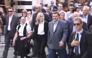 Γ. Καρατζαφέρης: Σκέφτομαι να αποσύρω τον ΛΑΟΣ από τη Βουλή