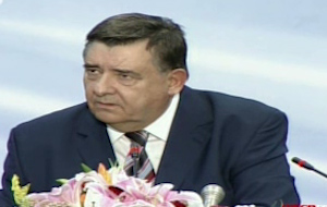 «Ανίκανοι Παπανδρέου – Σαμαράς» είπε ο Γ.Καρατζαφέρης από τη ΔΕΘ