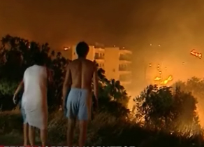 Μάχη με τις φλόγες και τους ανέμους στην Κάρυστο