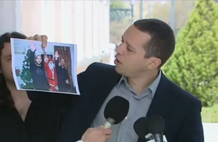 Φωτογραφία με ναζιστικό χαιρετισμό «έκαψε» τον οδηγό του Γ.Τραγάκη