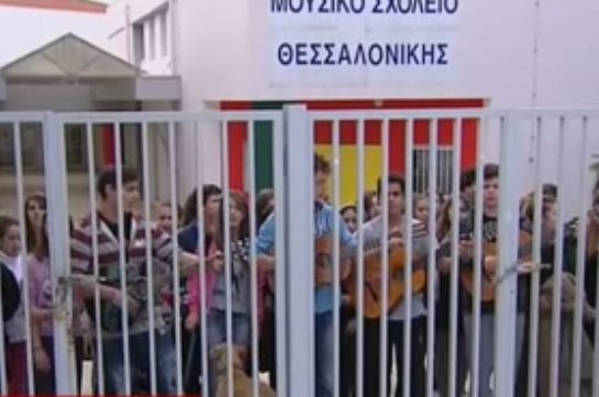 Κόντρα κυβέρνησης αντιπολίτευσης για τις καταλήψεις