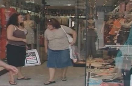 Τον Ιούνιο στη Βουλή το θέμα της Κυριακάτικης λειτουργίας των καταστημάτων