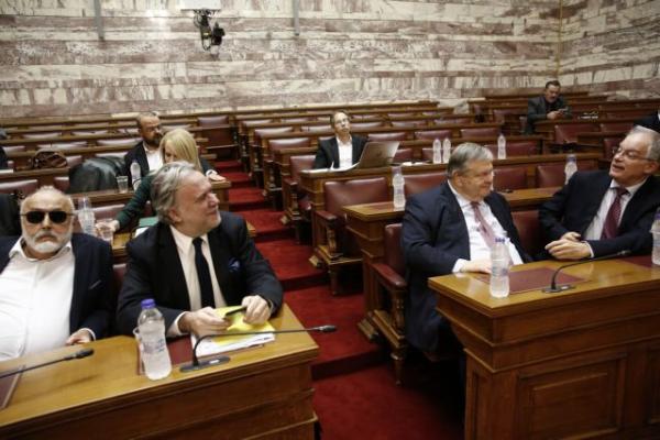 Σε άλλο μήκος κύματος Κατρούγκαλος και Κουρουμπλής για τα ιδιωτικά ΑΕΙ