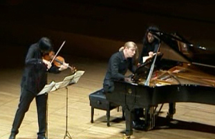 Μουσική δωματίου με τον Λεωνίδα Καβάκο