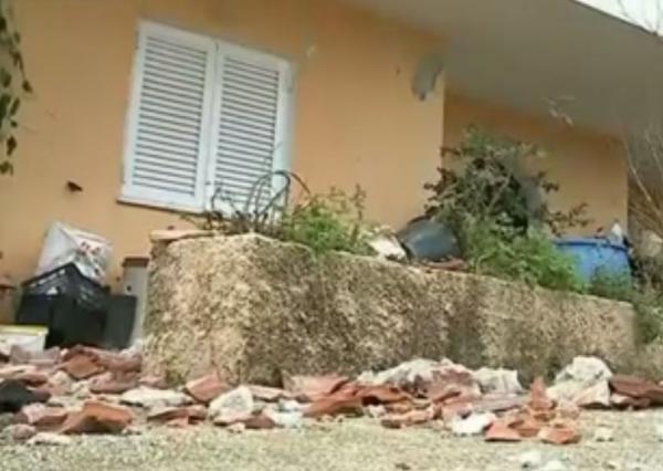 Ζημιές σε εκατοντάδες σπίτια προκάλεσε ο σεισμός στην Κεφαλονιά