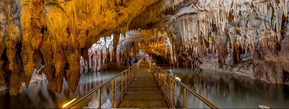 Σπήλαιο πηγών Αγγίτη: Το μεγαλείο της φύσης στη Δράμα | in.gr