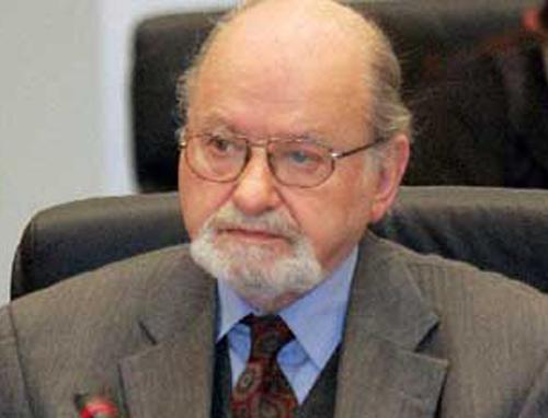 Ενοχλημένη η Κουμουνδούρου