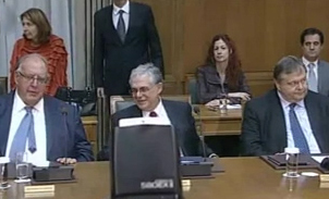 Η «μακροβιότητα» της κυβέρνησης Παπαδήμου συνεχίζει να απασχολεί