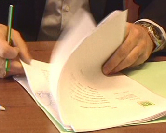 Νωρίτερα το άνοιγμα καιι άλλων κλειστών επαγγελμάτων σχεδιάζει η κυβέρνηση