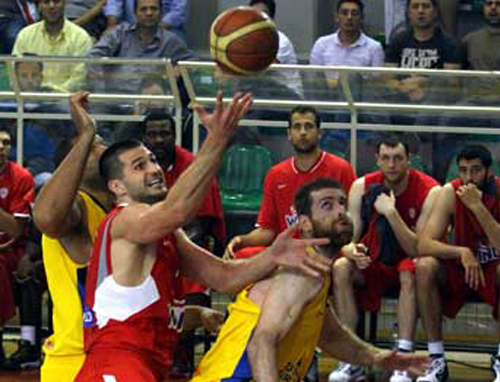 Ο Ολυμπιακός έκανε το 2-0 επί του Αμαρουσίου με την ψυχή στο στόμα