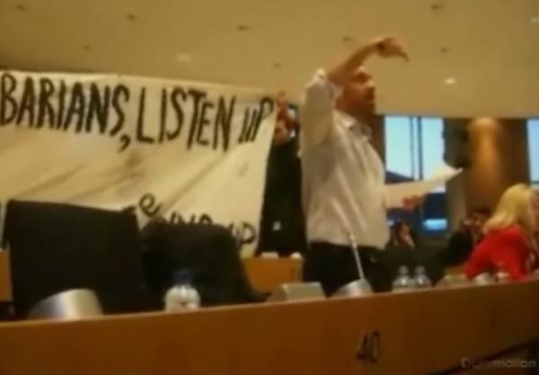 Ελληνες διαδηλωτές στο ευρωκοινοβούλιο