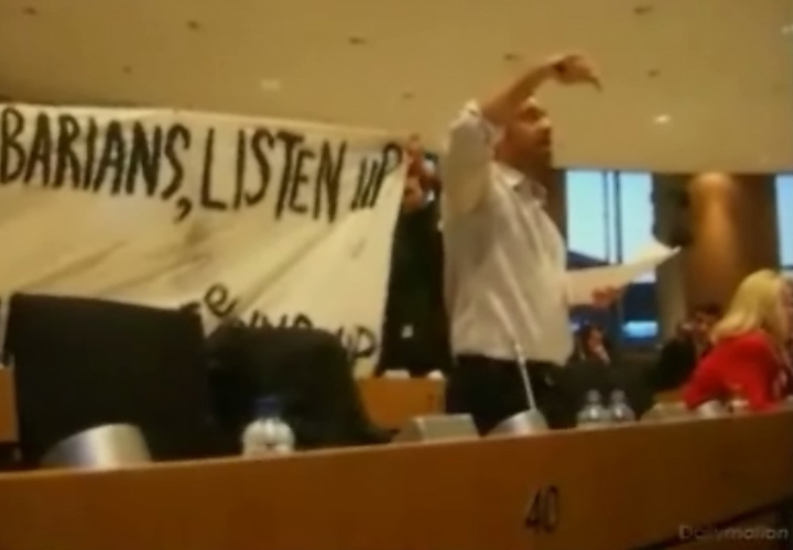 Ελληνες διαδηλωτές στο ευρωκοινοβούλιο