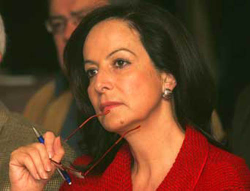 Υπό την πιέση των προστίμων