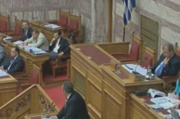 Αντιδράσεις των κομμάτων για τη συνάντηση των πολιτικών αρχηγών