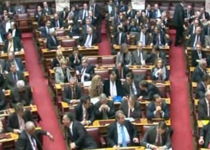 Αντιδράσεις κομμάτων για το νέο πακέτο μέτρων