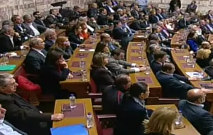 Οι αντιδράσεις των κομμάτων για τις απαιτήσεις της τρόικας