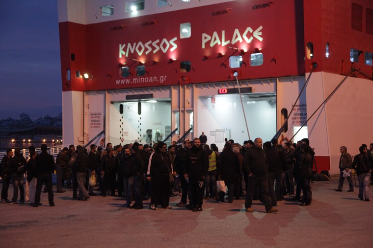 Επέστρεψε στο λιμάνι το Κνωσός Παλάς λόγω… καρδιακού