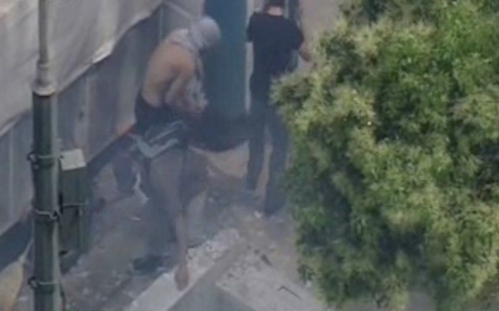 Συγκρούσεις μεταξύ διαδηλωτών στη διαδήλωση του Συντάγματος