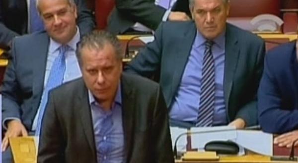 Υψηλοί τόνοι στη Βουλή, μετά τον ξυλοδαρμό Κουμουτσάκου από ακροδεξιούς