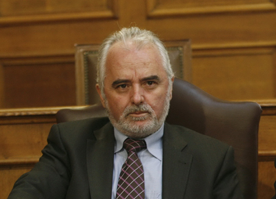 Ο υπουργός Εργασίας μιλάει για μισθούς και συντάξεις