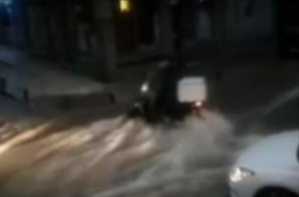 «Πνίγηκε» από την ισχυρή νεροποντή η Κοζάνη