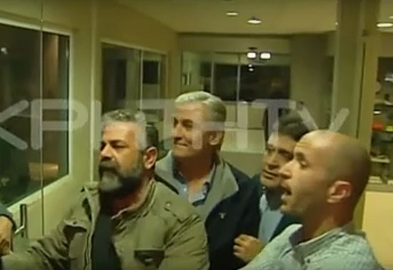 Κρήτη: Αγρότες προπηλάκισαν βουλευτή του ΣΥΡΙΖΑ