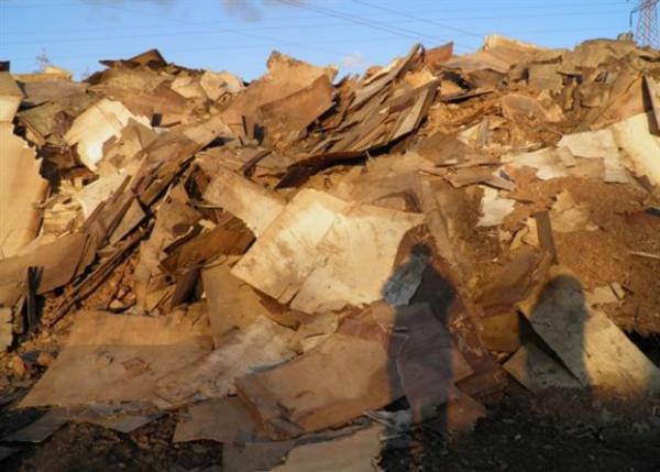 Κατασχέθηκαν 5.800 τόνοι ακατάλληλης ξυλείας που προορίζονταν για τζάκια