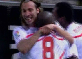 Καρδιοχτύπησε αλλά προκρίθηκε η Μάντσεστερ Σίτι, εισιτήριο για Γουλβς και Στόουκ