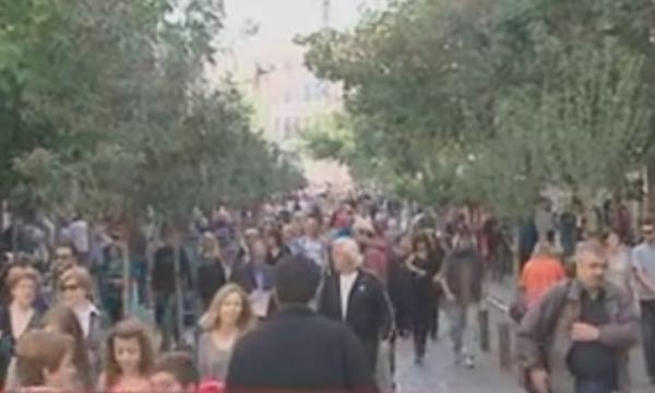 Διχασμένοι έμποροι και κοινό για τα ανοιχτά καταστήματα τις Κυριακές