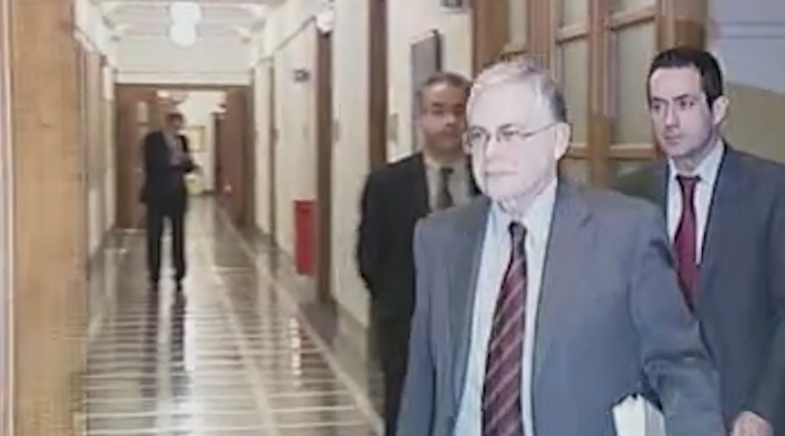 Στην εφαρμογή του προγράμματος προσαρμογής στρέφεται η κυβέρνηση