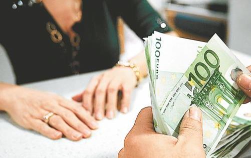 Τη Μ.Τετάρτη η προκαταβολή των οικογενειακών επιδομάτων