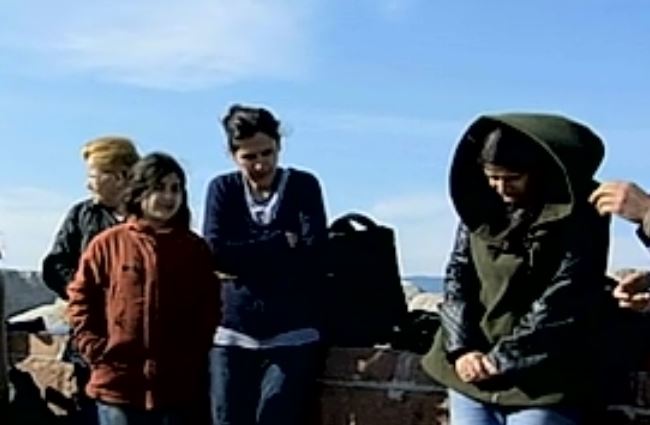 Εικόνες εξαθλιωμένων μεταναστών στους δρόμους της Λέσβου