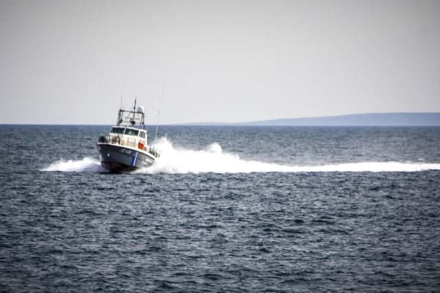 Φορτηγό πλοίο προσάραξε στο Ναύπλιο
