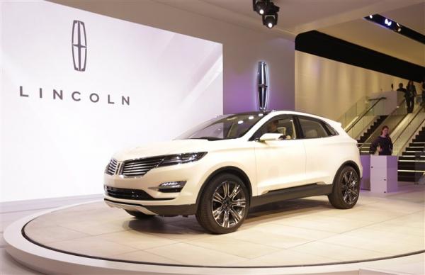 NAIAS 2013: Lincoln MKC Concept